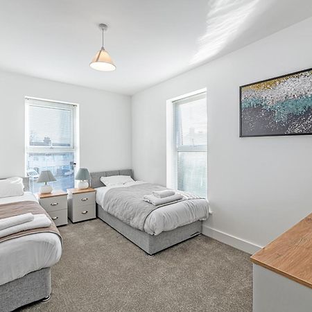 Gospel Heights Luxury Apartments With Parking Heswall Exteriér fotografie
