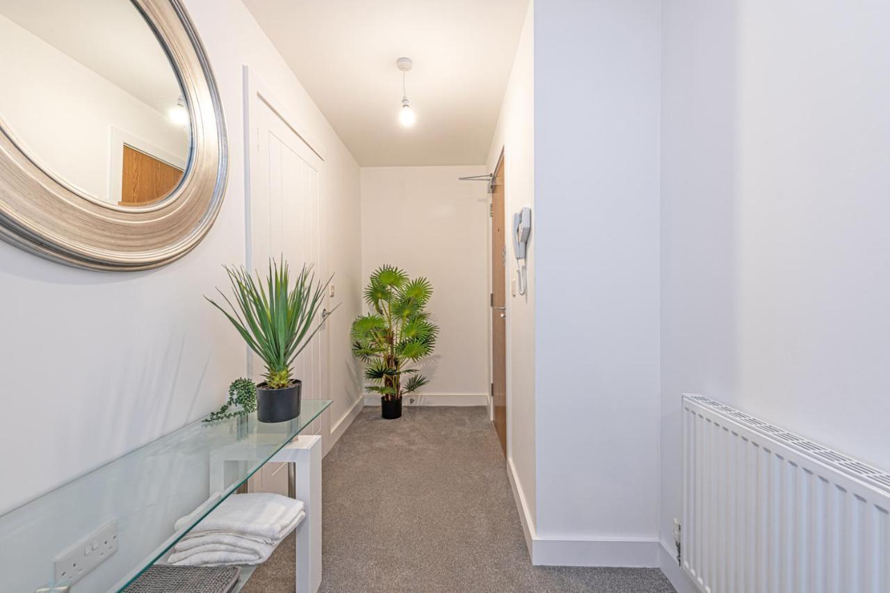 Gospel Heights Luxury Apartments With Parking Heswall Exteriér fotografie