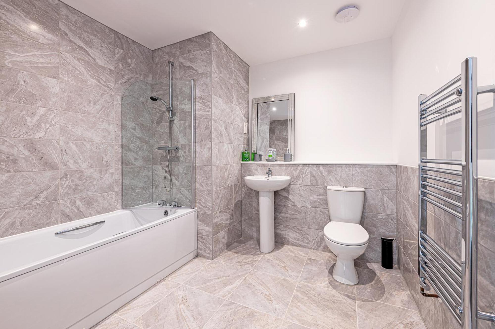 Gospel Heights Luxury Apartments With Parking Heswall Exteriér fotografie