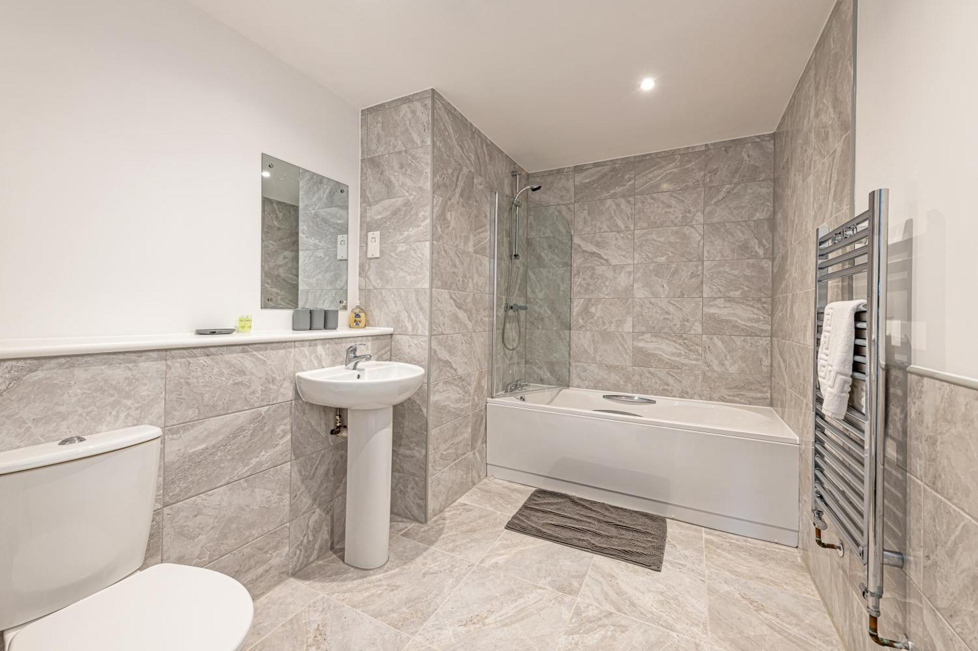 Gospel Heights Luxury Apartments With Parking Heswall Exteriér fotografie